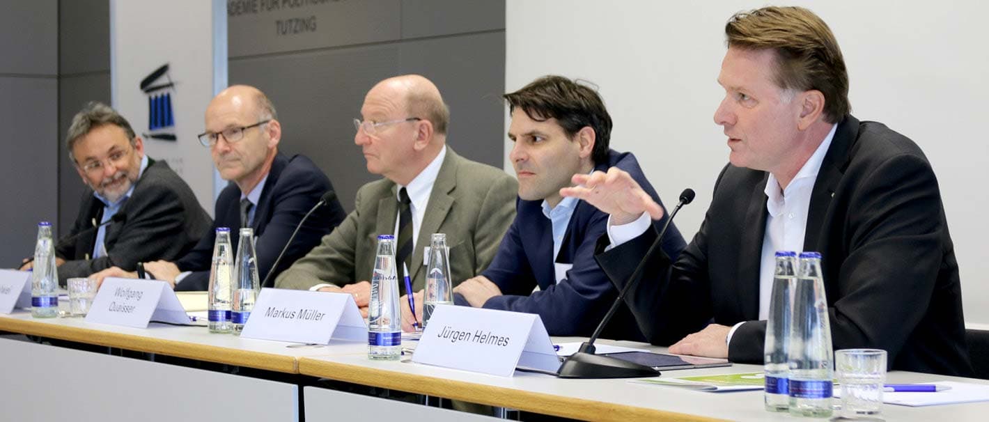 Die nächste industrielle Revolution: Chancen und Risiken der Digitalisierung für Arbeitsmarkt und Sozialsysteme