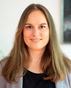 Dr. Corinna Steidelmüller